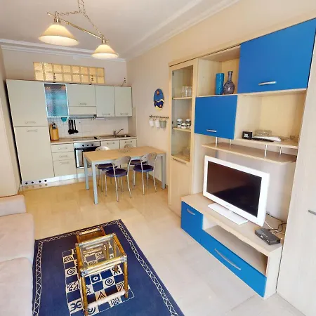 Appartement Agreable 2p Moderne En Centre-ville, Proche Avec Balcon, - Fr-1-196-333 *