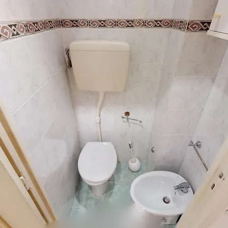 Agreable 2p Moderne En Centre-ville, Proche Avec Balcon, - Fr-1-196-333 Appartement *